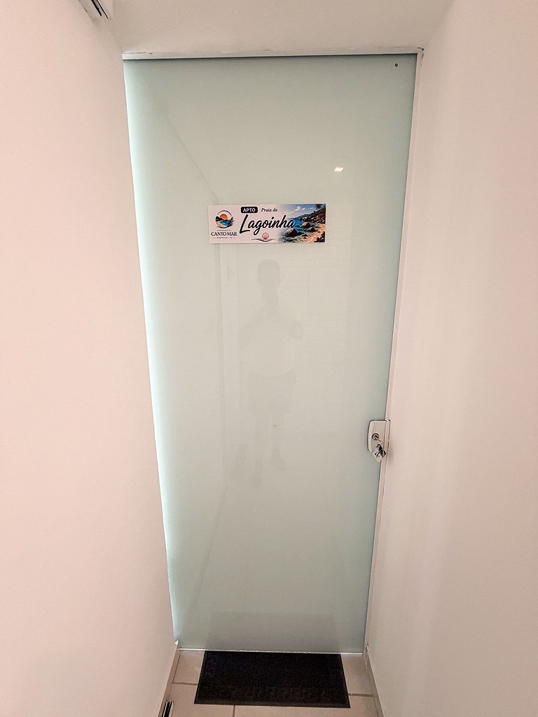 Apartamento em Canto Grande a apenas 90 metros da praia, no